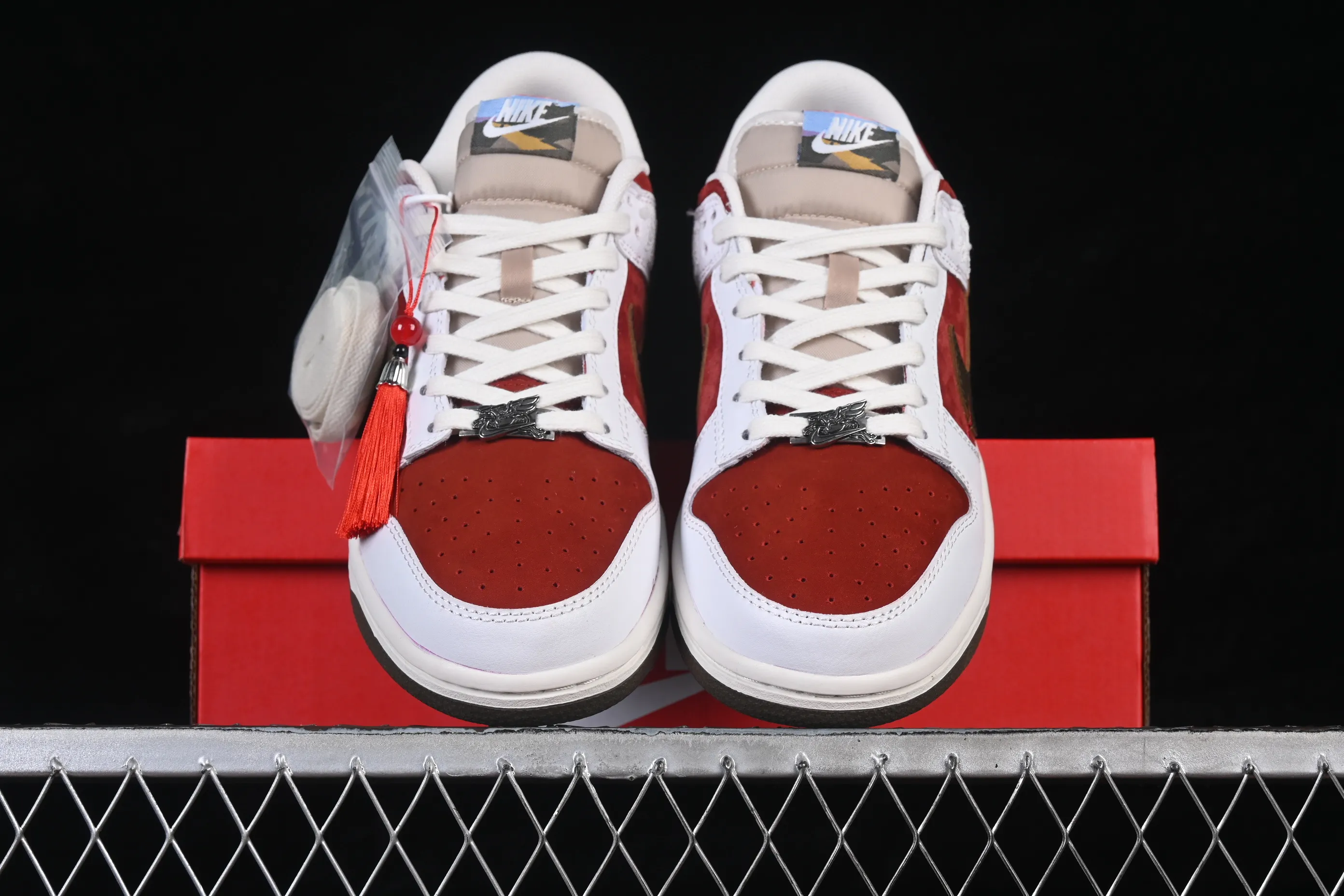 All categories Nk SB Dunk series Nk SB Dunk Low low-top sneakers Nike SB Dunk Low Year of the Horse limited low-top casual sneakers IQ1118-220